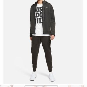 Nike men’s tapered joggers